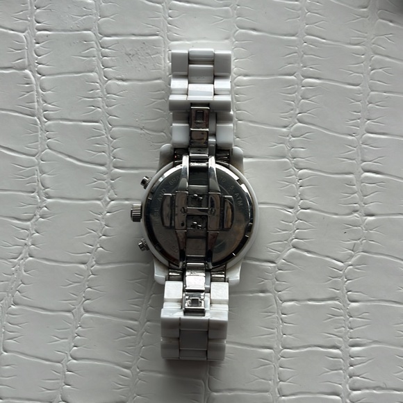 2 Michael Kors Watches - Picture 7 of 14